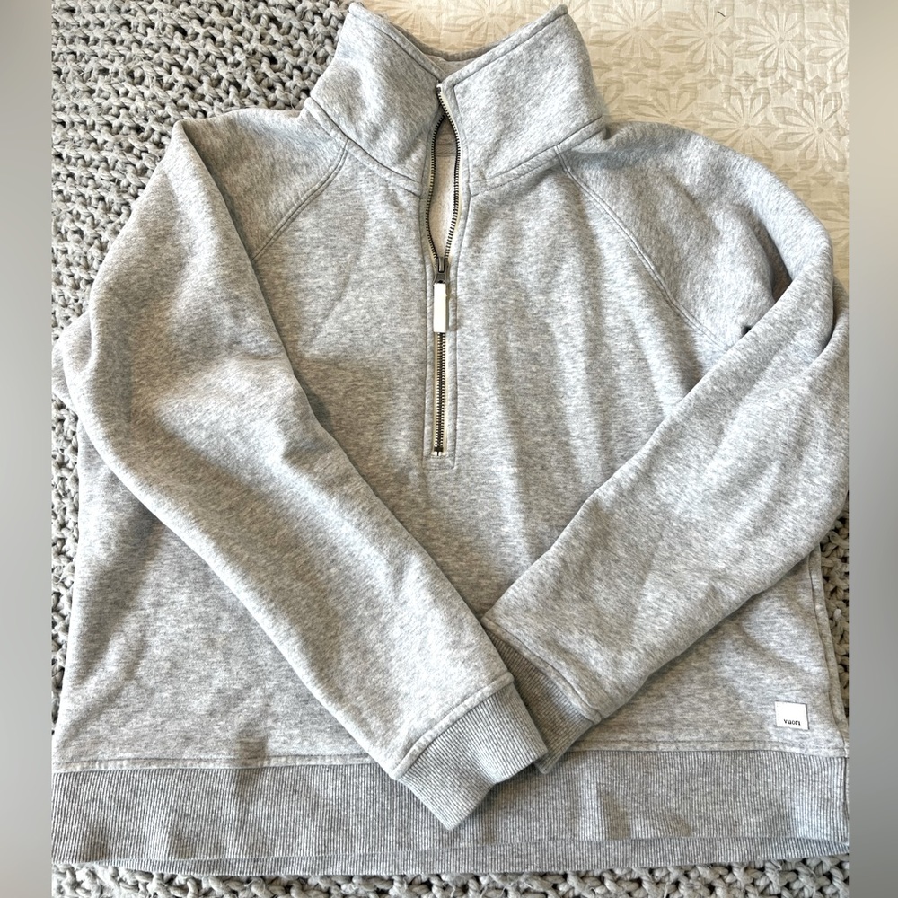 Vuori quarter zip hoodie size medium